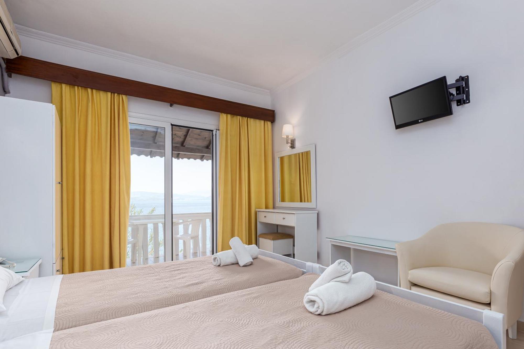 Oasis Hotel Perama  Ngoại thất bức ảnh