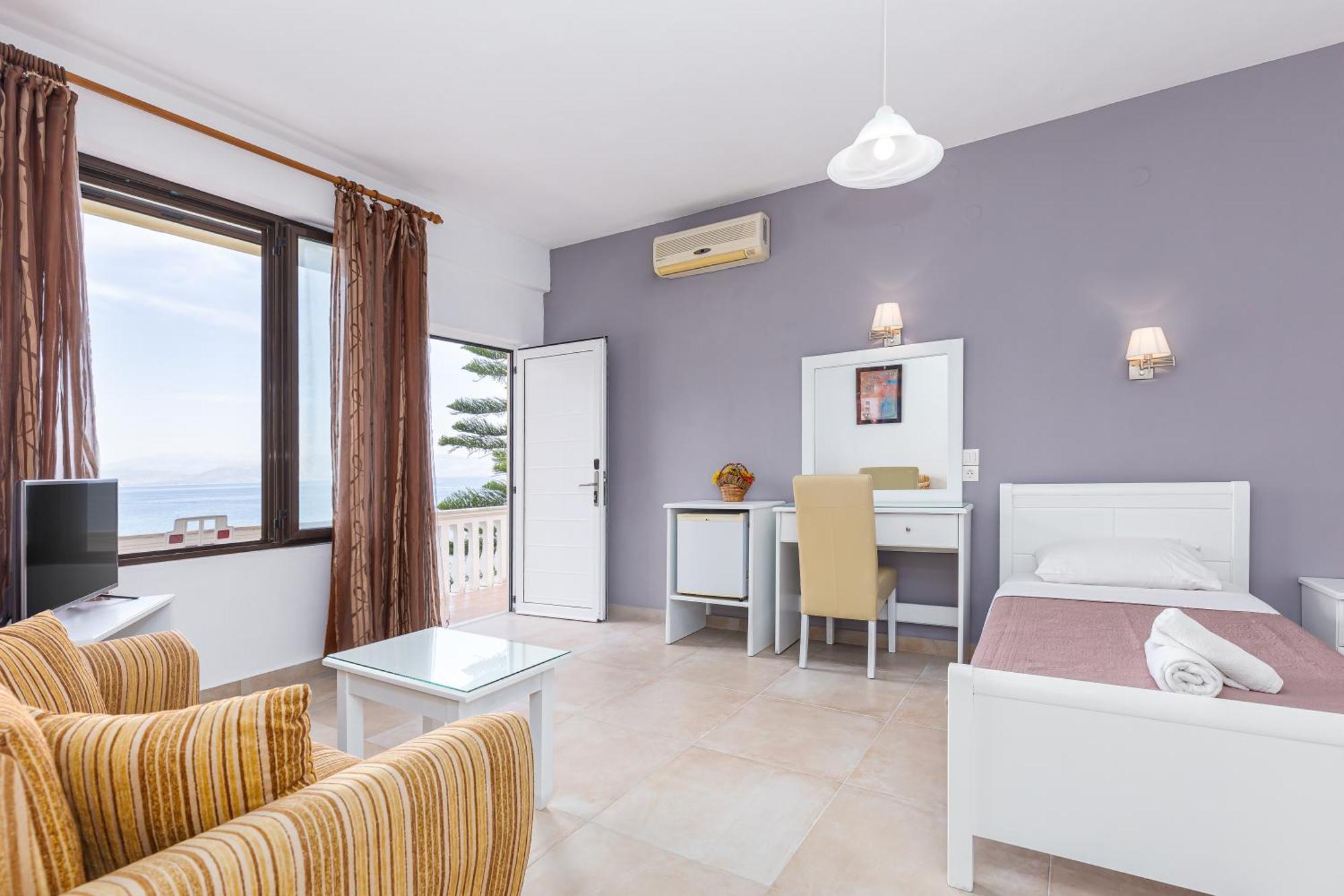 Oasis Hotel Perama  Ngoại thất bức ảnh